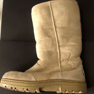 UGG WOMEN’S BOOTS